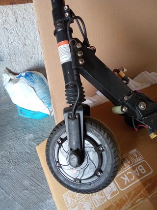 Kugoo Monopattino elettrico + batteria+caricabatte