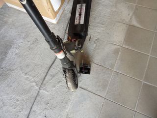 Kugoo Monopattino elettrico + batteria+caricabatte