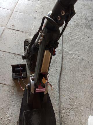 Kugoo Monopattino elettrico + batteria+caricabatte