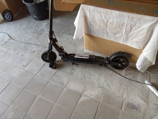 Kugoo Monopattino elettrico + batteria+caricabatte