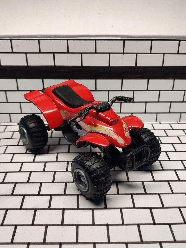 Quad ATV rosso giocattolo
