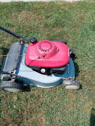 Cortacésped Honda HRG 415c funciona perfectamente