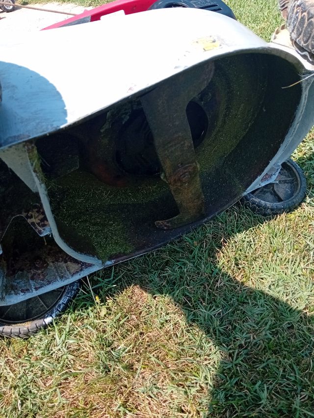 Cortacésped Honda HRG 415c funciona perfectamente