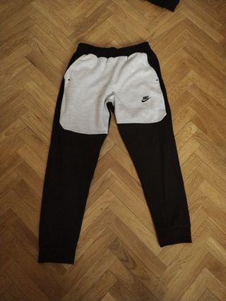 Sudadera Nike Tech Fleece gris-negro