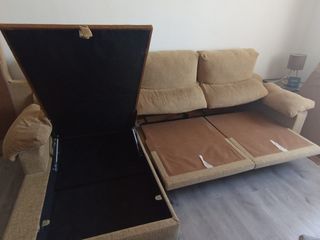 Sofá chaise longue beige
