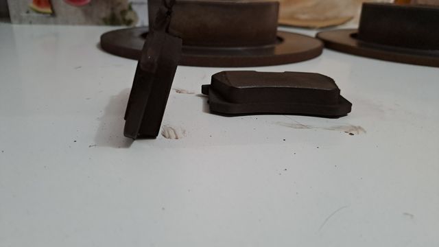 Discos y Pastillas eje trasero  SEAT León 2
