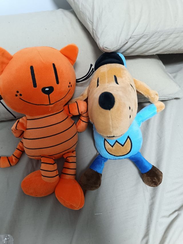 Peluches Polican y Perico