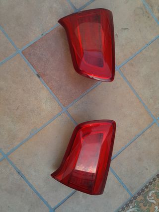 Pilotos traseros Kia Sportage