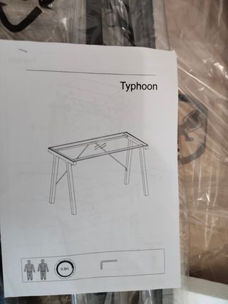 Mesa Escritorio negro metal industrial con cristal