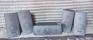 5 altavoces Panasonic