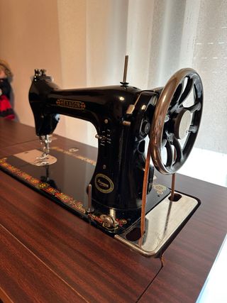 Máquina coser Hexagon Antigua