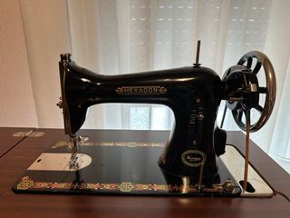 Máquina coser Hexagon Antigua