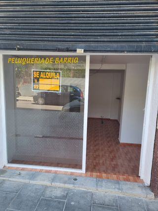 Se alquila con licencia de peluquería