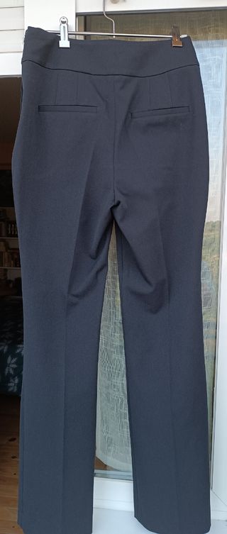 Pantalones acampanados negros