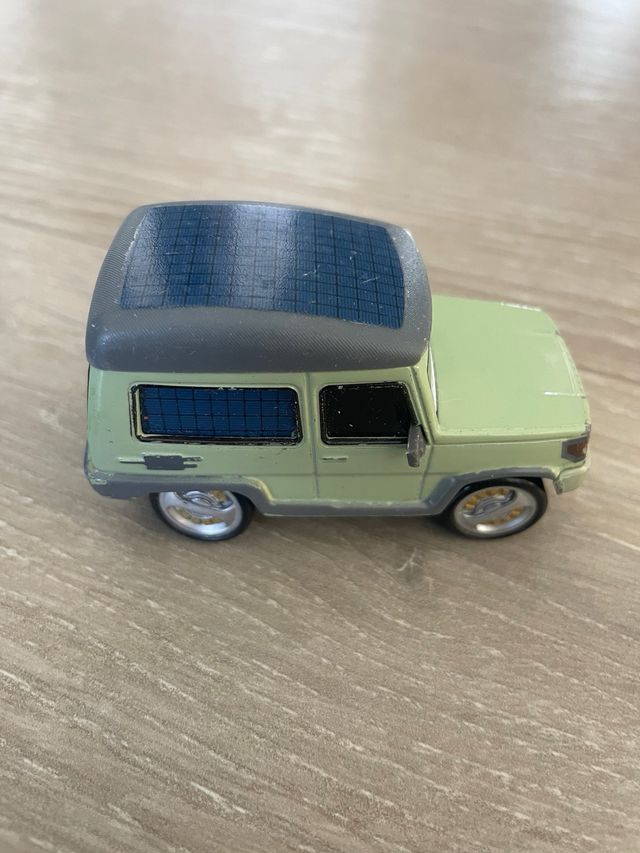 cada coche Cars Pixar  €1
o los 5 por 4,5