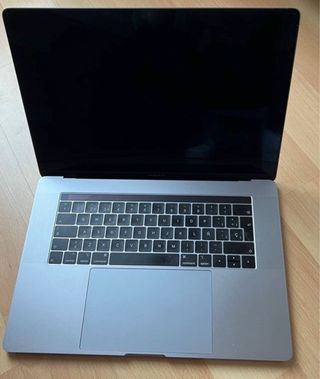 MacBook Pro 15" 2018 Gris Plata + Mouse