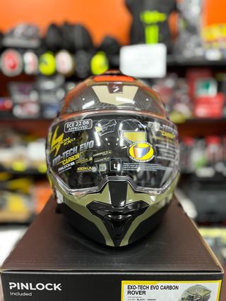 Casco Scorpion Exo-Tech EVO Carbon Rover.