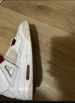 Air Jordan 4 Retro - Blancas y Rojas