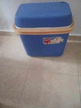 Nevera portátil azul