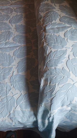 Colcha vintage hojas - azul y blanco