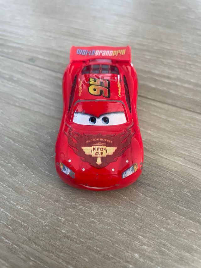 Coche Cars Pixar Juguete
cada coche €1 o 5/ €4,5
