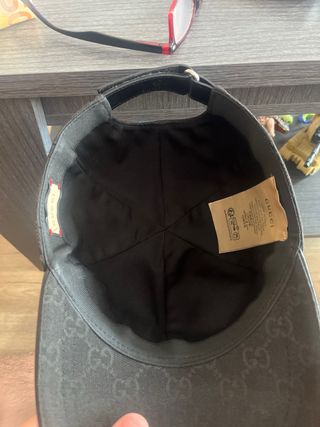 Gorra Gucci negra y roja año 2019