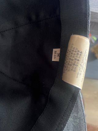 Gorra Gucci negra y roja año 2019
