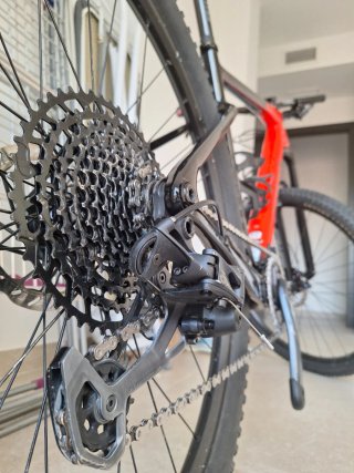 A REESTRENAR - CANNONDALE CARBONO + EXTRAS