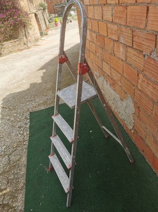Escalera aluminio 3 peldaños