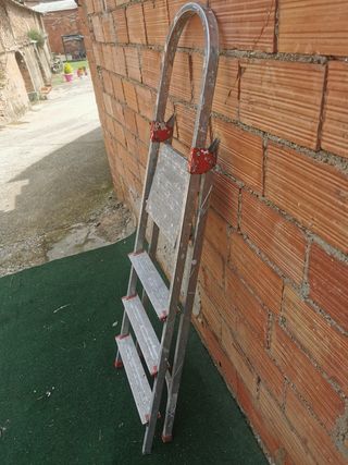 Escalera aluminio 3 peldaños