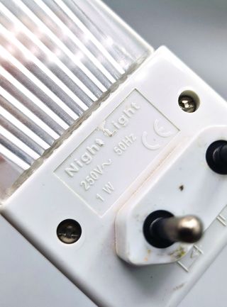 Luz noche ELECTRO DH Mod. 80.254