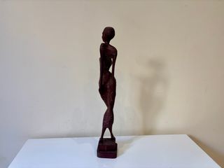 Escultura artesanal africana