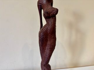 Escultura artesanal africana
