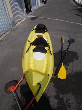 Kayak piragüa doble amarillo con remos y carro