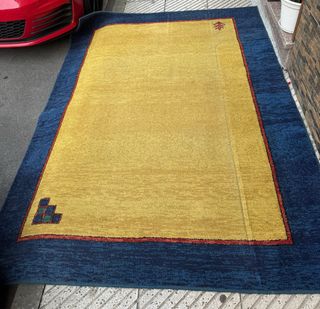 Alfombra azul y amarilla - en perfecto estado