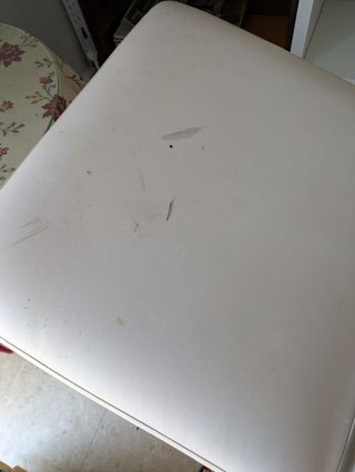 Camilla estetica blanca - piel sintética