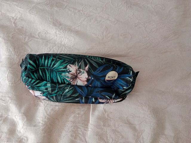 Estuche Roxy - Estampado Tropical