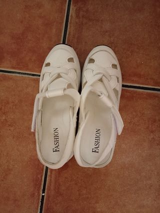 Sandalias blancas verano