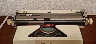 Máquina escribir Olympia vintage