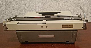 Máquina escribir Olympia vintage