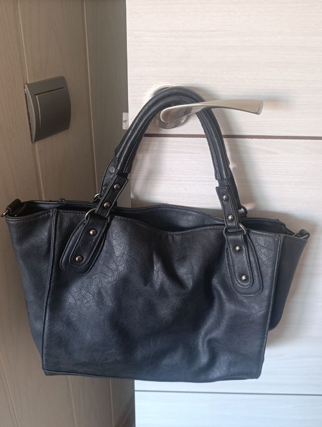 Bolso negro - Mano