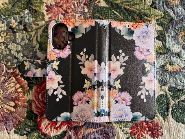 Custodia flip iPhone 16 floreale