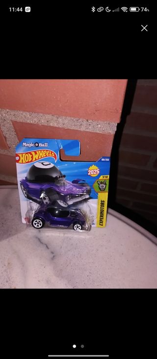 Hot Wheels Magic 8 Ball 2025