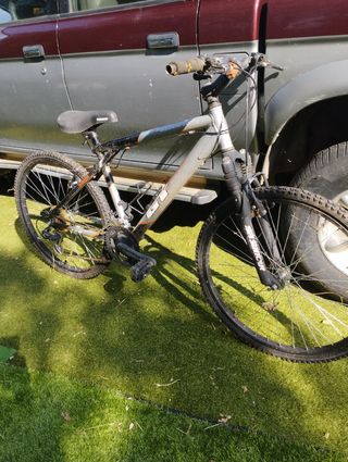 Bicicleta GT Avalanche 2.0 en buen estado