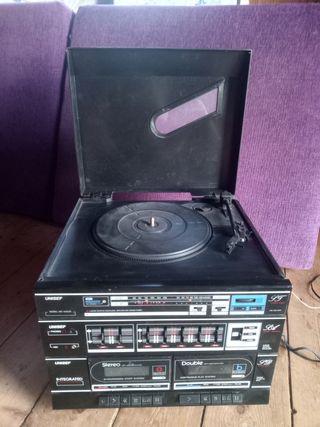 Minicadena vintage UNISEF con tocadiscos. Años 80