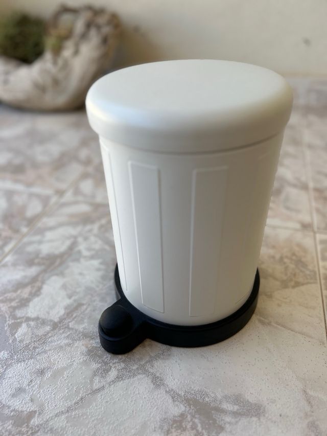 cubo basura IKEA TOFTAN blanco