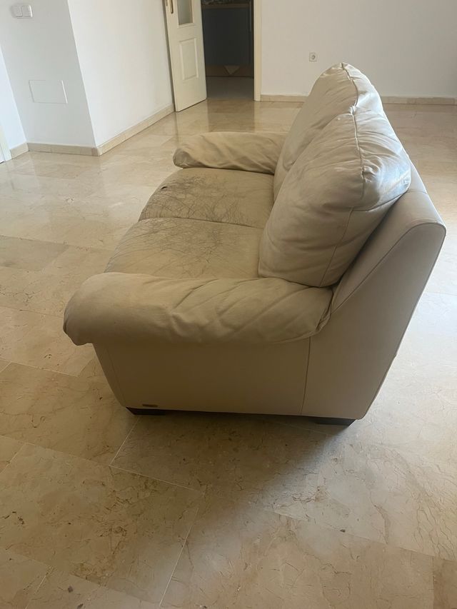 Sofá piel beige - 2 plazas