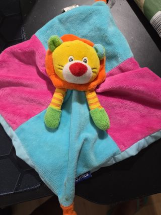 Manta bebe león - juguettos