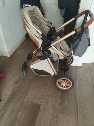 Carrito bebe en muy buen estado 
