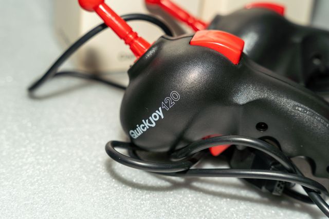 2 Joysticks QuickJoy 120 Olivetti